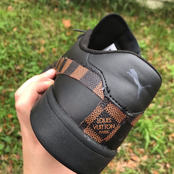 Customs - Picture 3 of 4